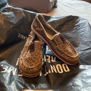 Women’s cheetah print Ariat slip Ons size 5.5.